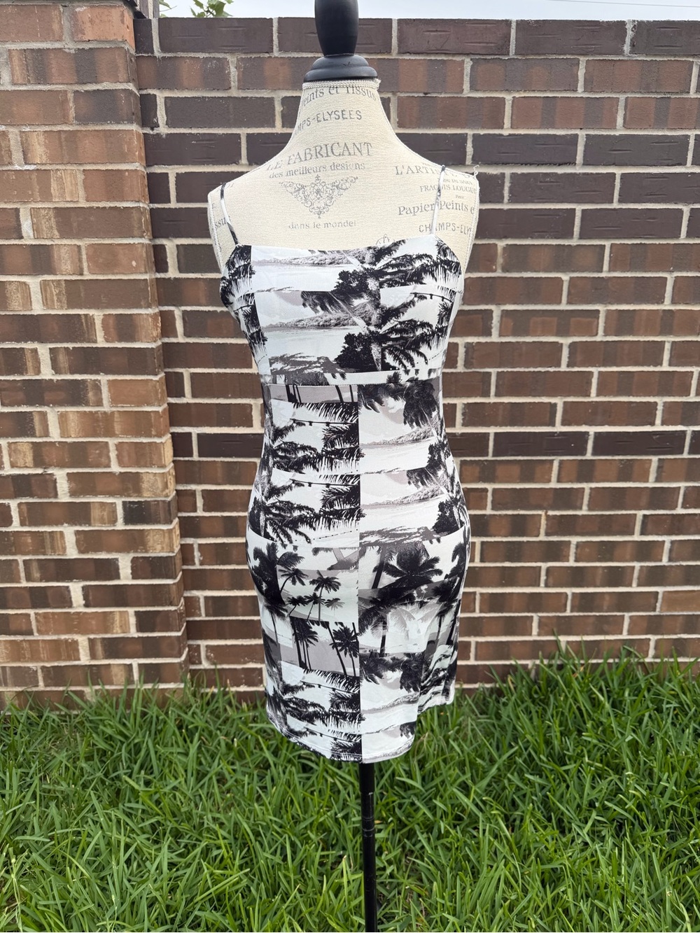 Forever 21 Monochrome Palm Print Mini Dress